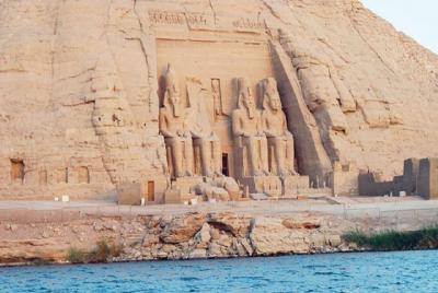 viaje barato: tour al templo de Abu Simbel