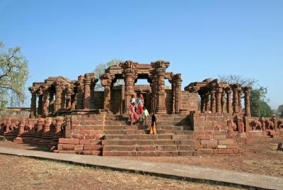 Indore a Omkareshwar Jyotirlinga y Asirgarh Fort Indore a Omkareshwar Jyotirlinga y Asirgarh Fort