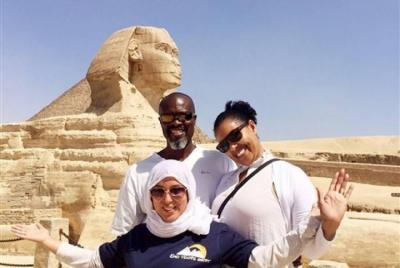 Visita a las pirámides de Guiza, al Museo Egipcio y el bazar dura