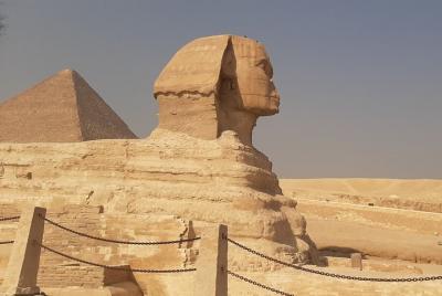 Tour privado de las pirámides, el museo egipcio y el bazar, inclu