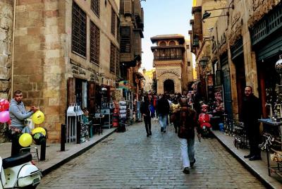 Paseo por El Cairo y degustación de comida (aventura urbana).