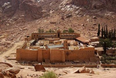 Monte Moisés amanecer y monasterio de Santa Catalina de dahab Monte Moisés amanecer y monasterio de Santa Catalina de dahab