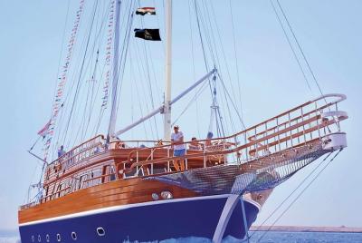 Excursión VIP en barco pirata y esnórquel con almuerzo de marisco