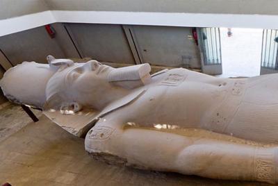 Excursión turística de un día a la pirámide de Giza y Memphis y S