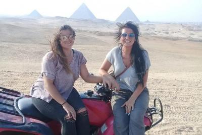 Paseos en quad en cuatrimoto por las pirámides de Giza.