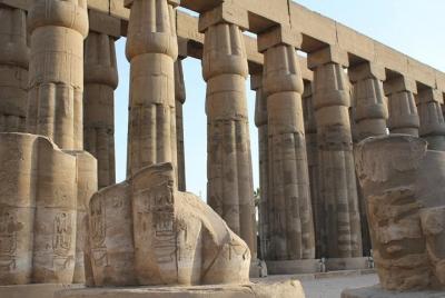 Excursión de un día a Luxor con transporte y guía egiptóloga.