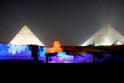 Espectáculo de luz y sonido en las pirámides de Giza