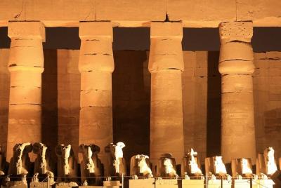 Tour privado de espectáculo de luz y sonido del templo de Karnak