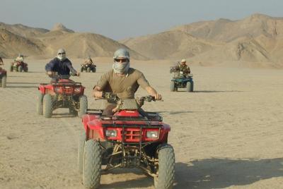 Tarde de safari de 3 horas en quad y paseo en camello - Marsa Ala