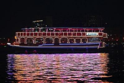 Licor ilimitado con cena en crucero Dhow - Creek