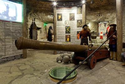 Tour grupal del casco antiguo de Tallin con niños