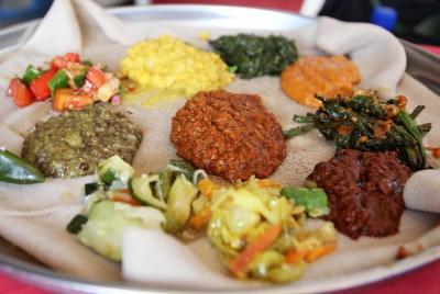 Tour local de comida etíope en Addis Abeba