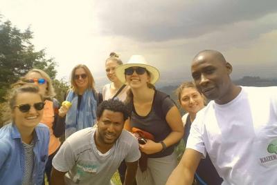 ¡Escápese de Addis para caminar por el hermoso bosque de Menagesh ¡Escápese de Addis para caminar por el hermoso bosque de Menagesh