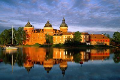 Visita de Estocolmo al castillo de Gripsholm y Drottningholm en c Visita de Estocolmo al castillo de Gripsholm y Drottningholm en c