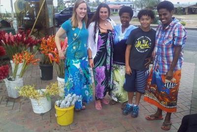 Tour de la piscina de lodo con el jardín de la visita del gigante