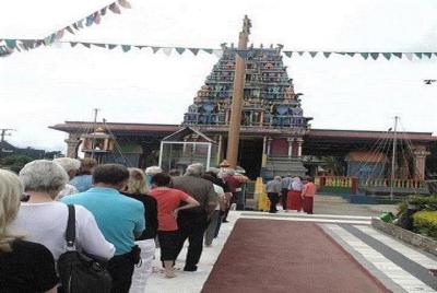 Excursión de medio día desde Nadi incluye mercados locales, jardi