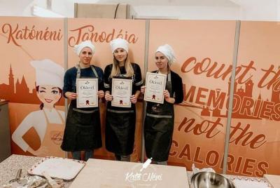 Pastel de chimenea y experiencia de milhojas