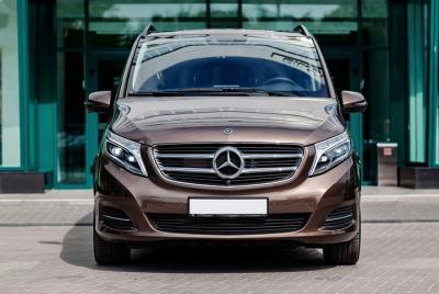 Traslado privado del aeropuerto de Helsinki-Vantaa a la ciudad de