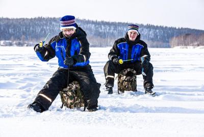 Viaje de pesca en hielo en Rovaniemi