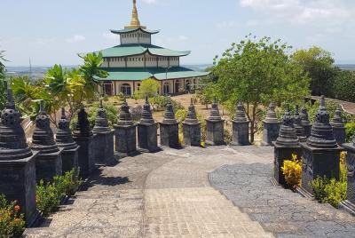 Batam Female Tour Guide Batam Female Tour Guide