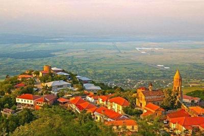 Kakheti Tour: Signagi + Monasterio Bodbe + Cascada Gurgeniani