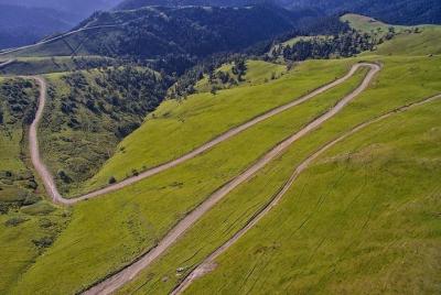 Excursión de un día desde Kutaisi al paso de Zekari (en el camino