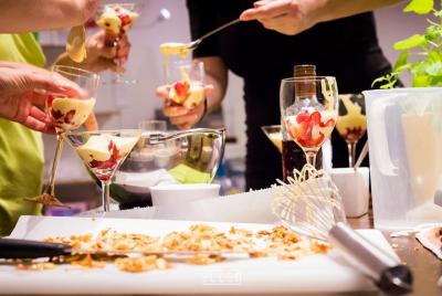 Cena a pie por Dresden Neustadt con postre.