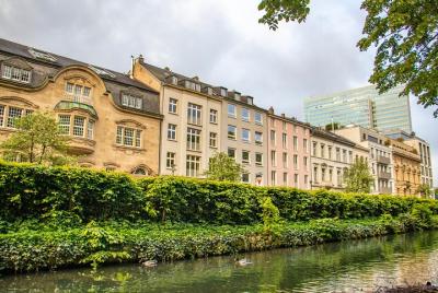 Descubra Dusseldorf en 60 minutos con un local: recorrido a pie Descubra Dusseldorf en 60 minutos con un local: recorrido a pie