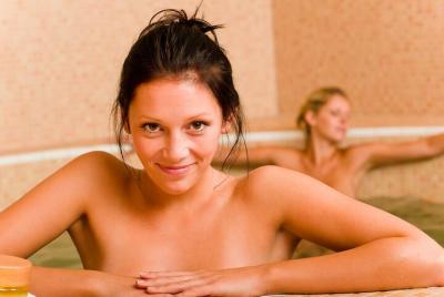 Desnudo en Baviera - Un día en la sauna Desnudo en Baviera - Un día en la sauna