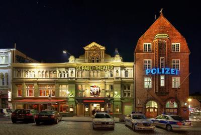 Tour Reeperbahn de Hamburgo con guía de habla alemana