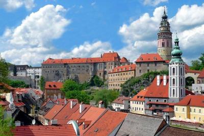 Traslado privado desde Passau a Praga con escala en Cesky Krumlov Traslado privado desde Passau a Praga con escala en Cesky Krumlov
