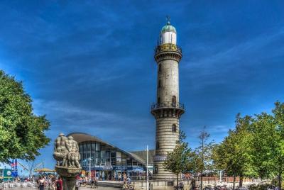 Excursión privada en tierra: Rostock y Warnemuende Excursión privada en tierra: Rostock y Warnemuende
