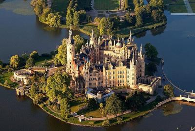 Visita a pie del museo del castillo de Schwerin Visita a pie del museo del castillo de Schwerin