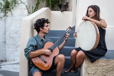 Concierto en la terraza con canciones de Asia Menor junto a la Fu