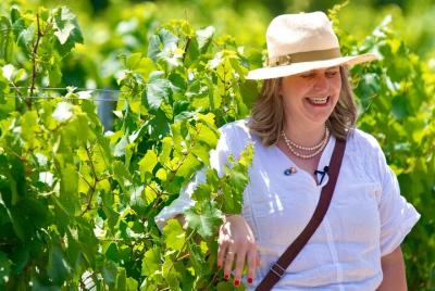 Compras privadas en Atenas junto con un local