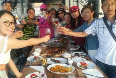 Cena privada con una familia griega con una hermosa vista de Aten