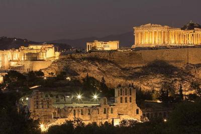 Tour en bicicleta eléctrica de Atenas por la noche con comida y r