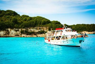 Crucero de un día en la laguna Syvota Blue de Corfú Crucero de un día en la laguna Syvota Blue de Corfú