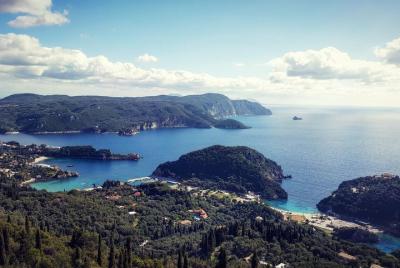Excursión relajada por la costa de Corfu para grupos pequeños