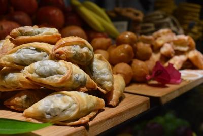 Tour gastronómico y cultural para grupos pequeños en Corfú Tour gastronómico y cultural para grupos pequeños en Corfú