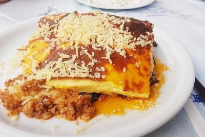 Playa de Corfú y casco antiguo de Corfú con almuerzo griego inclu