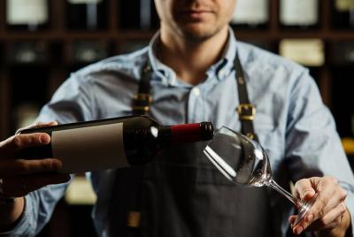 Colección exclusiva: cata de vinos con un sommelier experto local