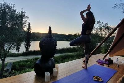 Clase de yoga de 1h15 horas en Corfú (recogida incluida) Clase de yoga de 1h15 horas en Corfú (recogida incluida)