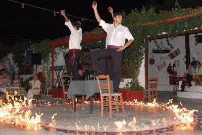 Tour nocturno de folklore de Creta