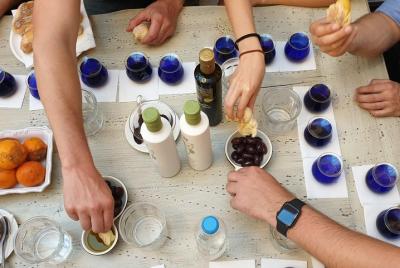 Degustación exclusiva de aceitunas y aceite de oliva de Kalamata 