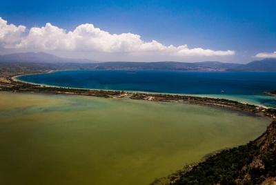 Ciclismo alrededor de la laguna de Gialova Ciclismo alrededor de la laguna de Gialova