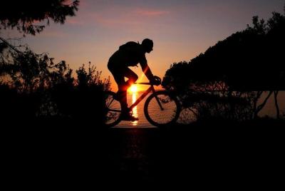 Tour al atardecer en bicicleta eléctrica Tour al atardecer en bicicleta eléctrica