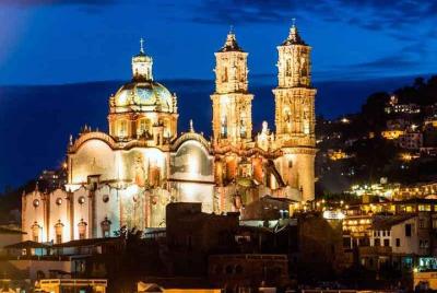 Super Combo 2 días. Día 1: City Tour CDMX y Pirámides. Día 2: Tax