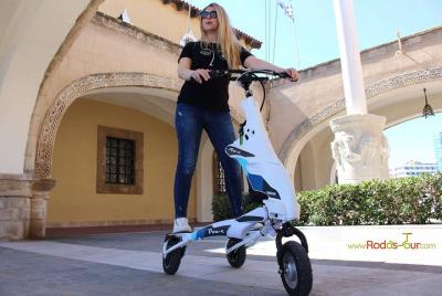 Explore la nueva ciudad y la ciudad medieval de Rodas en scooters