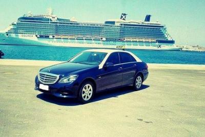 Traslado privado de ida desde el aeropuerto de Rodas a / desde Ia